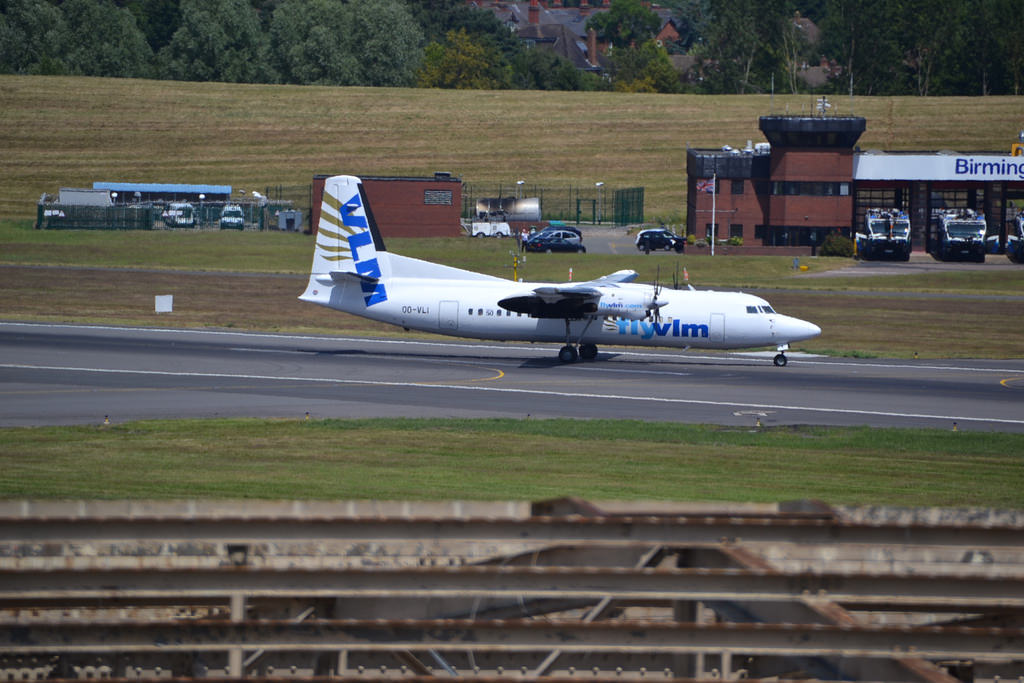 Photo of VLM OO-VLI, Fokker 50
