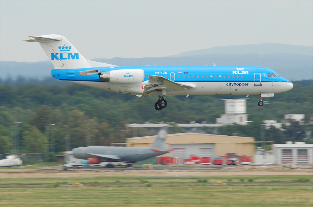 Photo of KLM Cityhopper PH-KZR, Fokker 70