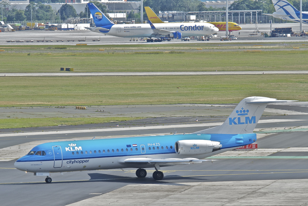 Photo of KLM Cityhopper PH-KZS, Fokker 70