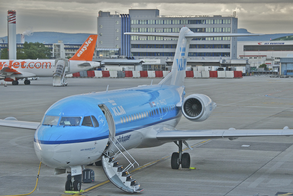 Photo of KLM Cityhopper PH-KZT, Fokker 70