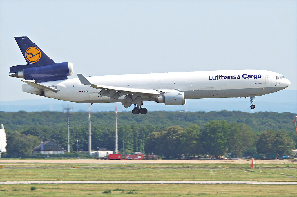 Photo of Lufthansa Cargo D-ALCE, McDonnell Douglas MD-11