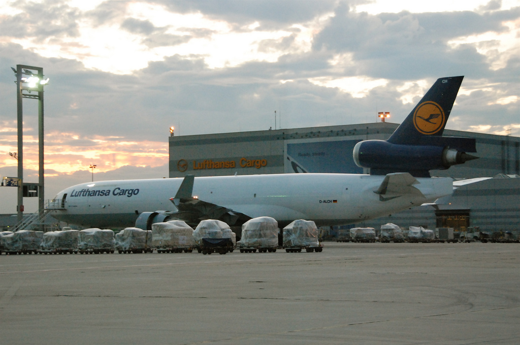 Photo of Lufthansa Cargo D-ALCH, McDonnell Douglas MD-11