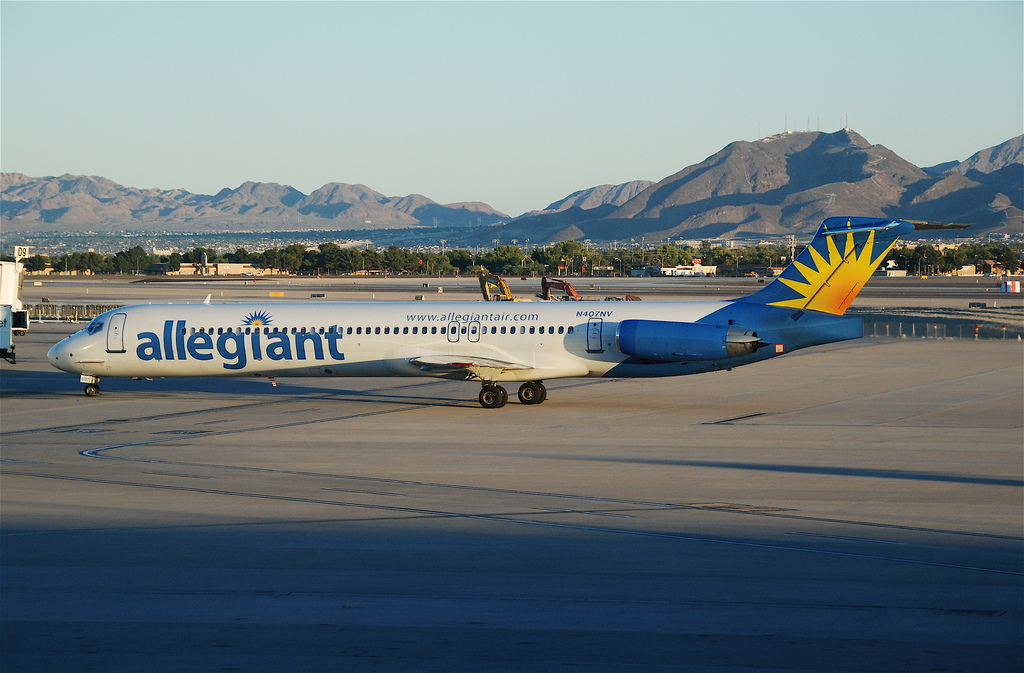 Photo of Allegiant Air N407NV, McDonnell Douglas MD-83