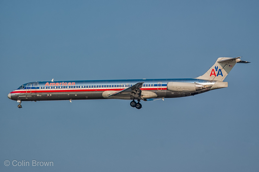 Photo of American Airlines N483A, McDonnell Douglas MD-82