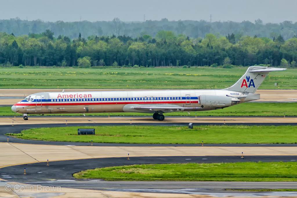 Photo of American Airlines N483A, McDonnell Douglas MD-82