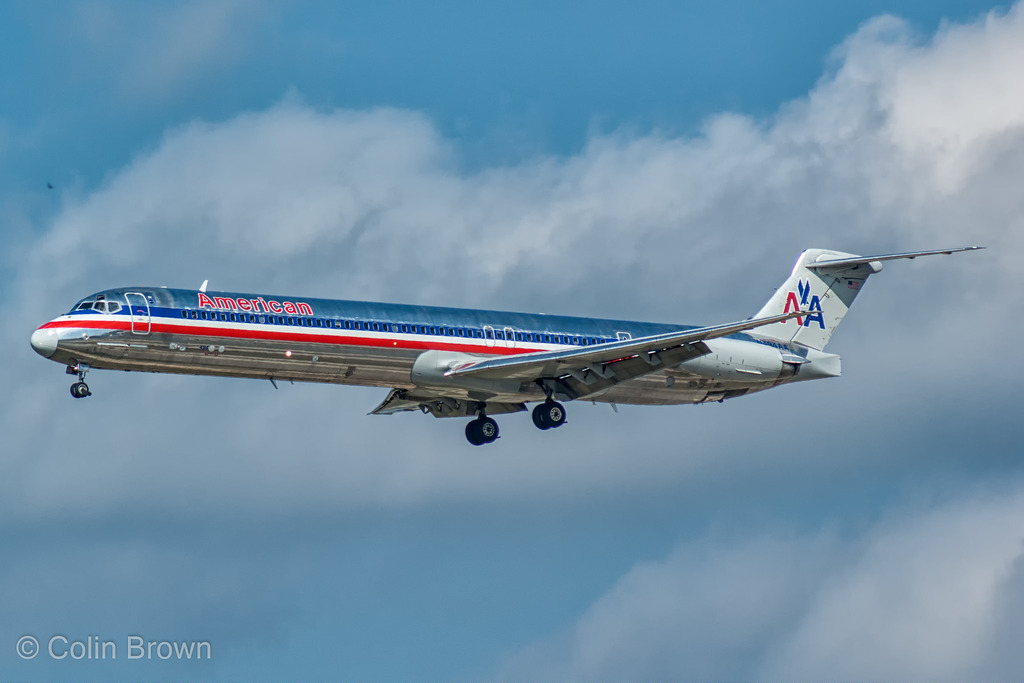 Photo of American Airlines N494AA, McDonnell Douglas MD-82