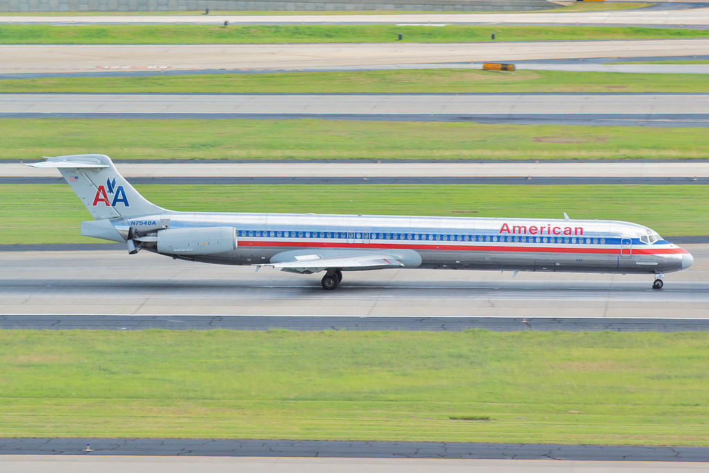 Photo of American Airlines N7548A, McDonnell Douglas MD-82