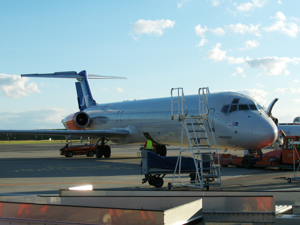 Photo of SAS Scandinavian Airlines SE-DIN, McDonnell Douglas MD-82