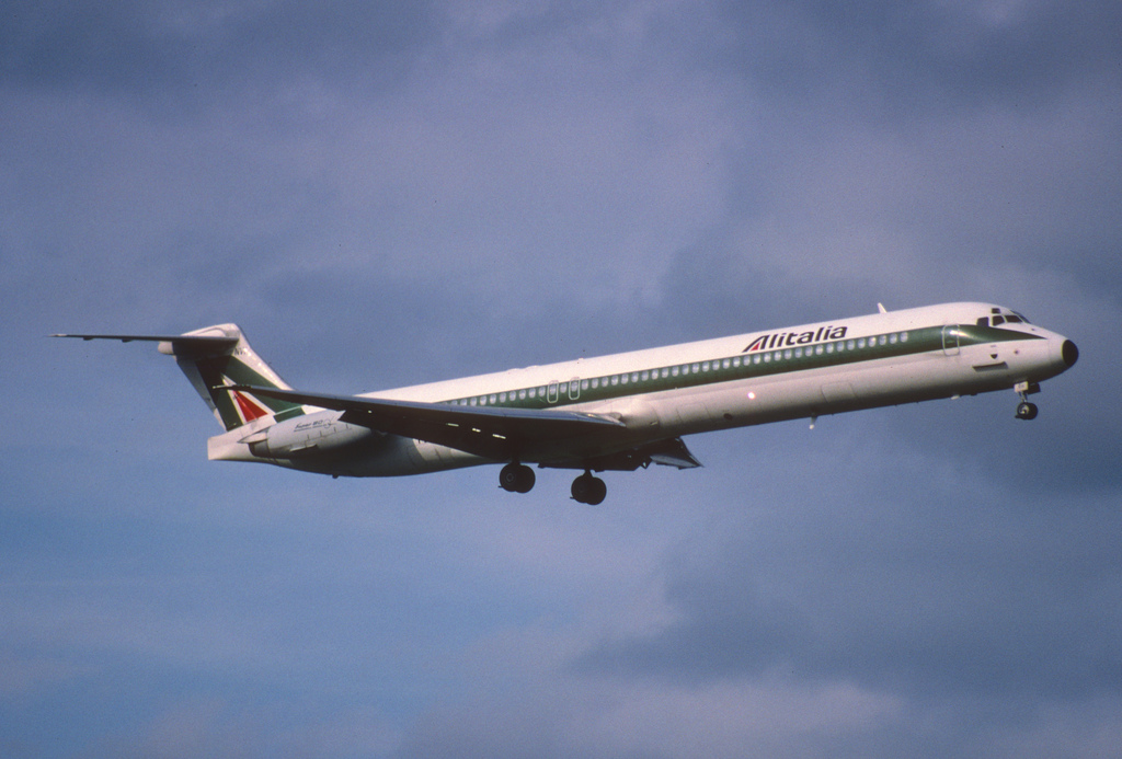 Photo of Aeropostal YV2992, McDonnell Douglas MD-82