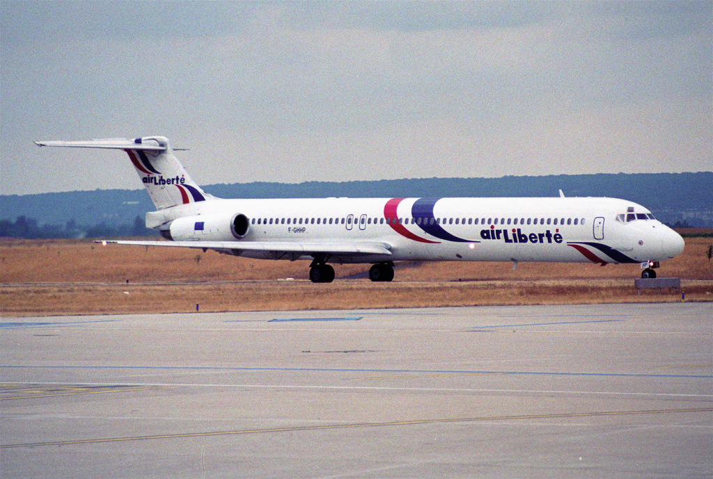 Photo of  EP-TAS, McDonnell Douglas MD-83