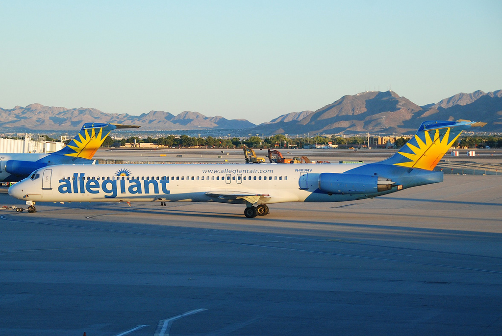 Photo of Allegiant Air N409NV, McDonnell Douglas MD-83