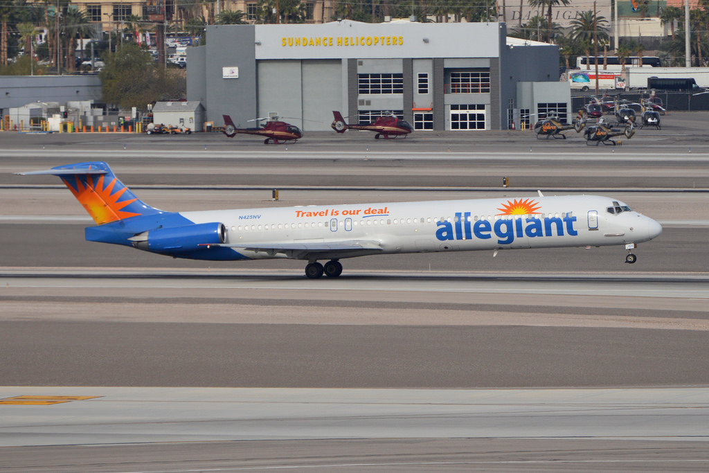 Photo of Allegiant Air N425NV, McDonnell Douglas MD-83