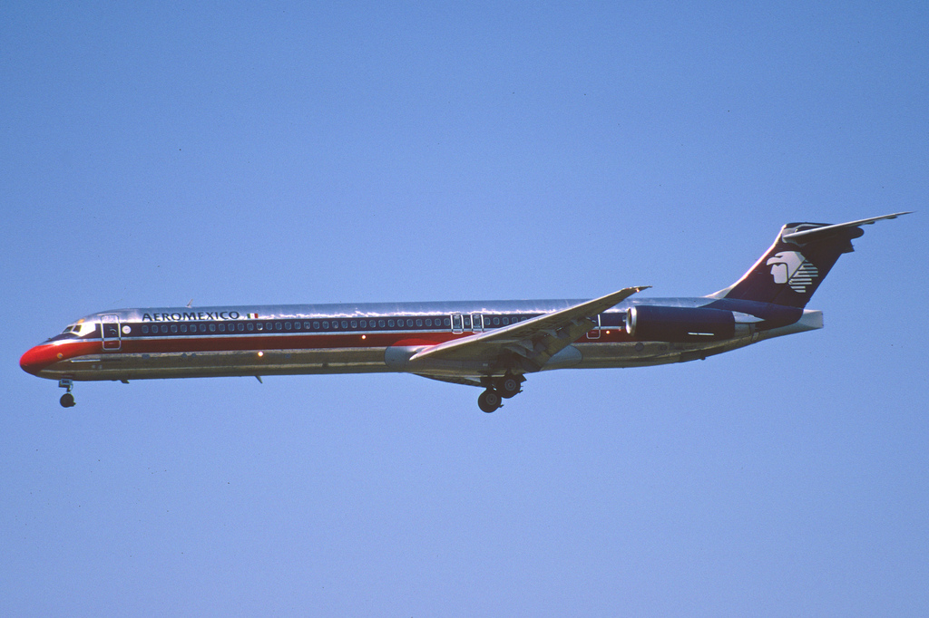 Photo of Allegiant Air N874GA, McDonnell Douglas MD-83