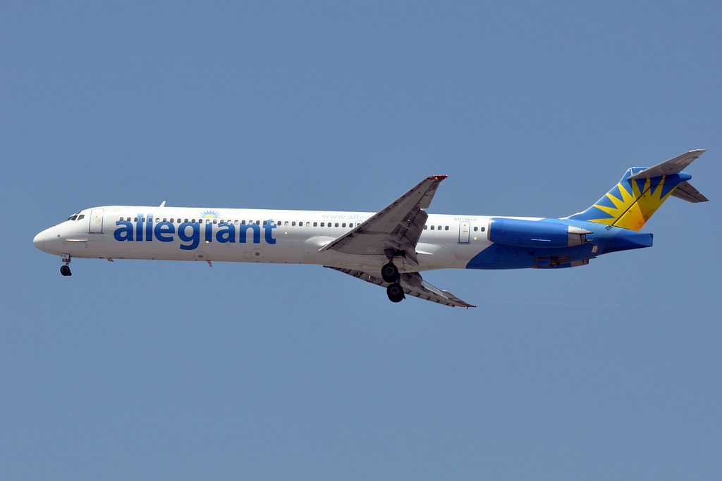 Photo of Allegiant Air N878GA, McDonnell Douglas MD-83