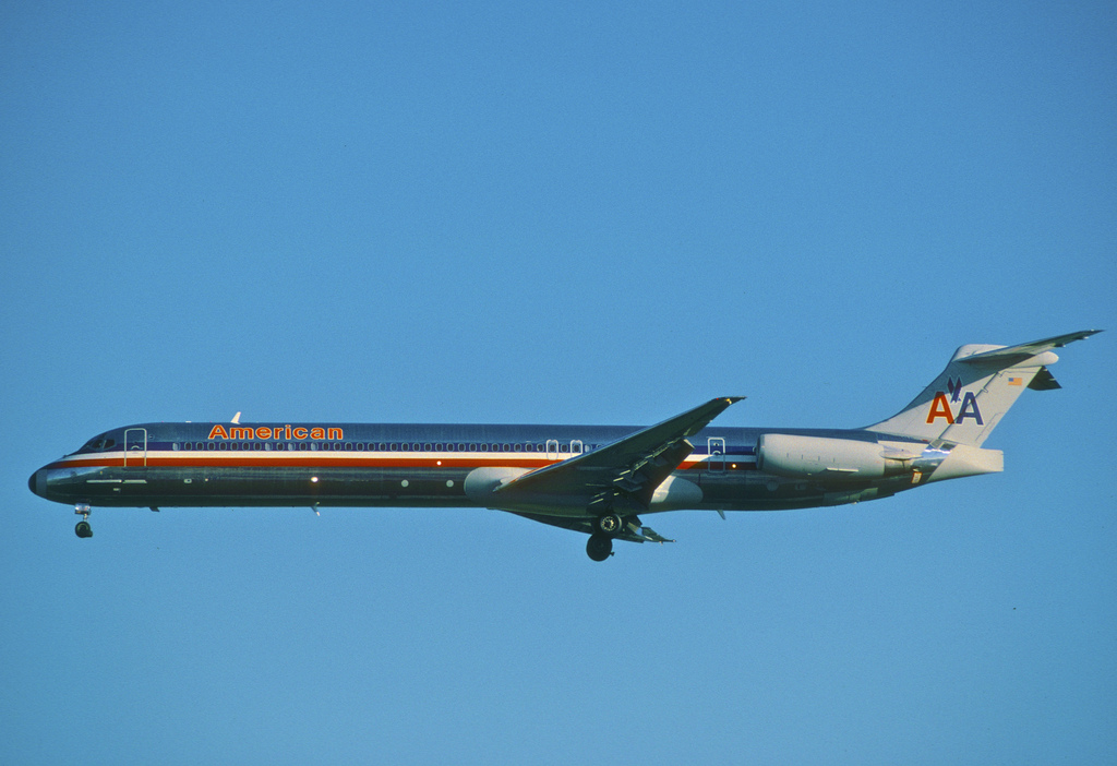 Photo of American Airlines N9409F, McDonnell Douglas MD-83