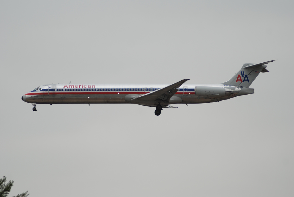 Photo of American Airlines N9409F, McDonnell Douglas MD-83