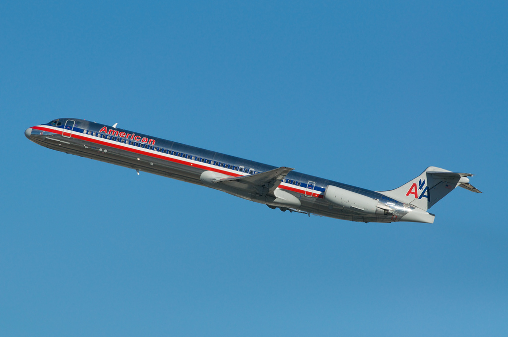 Photo of American Airlines N948TW, McDonnell Douglas MD-83