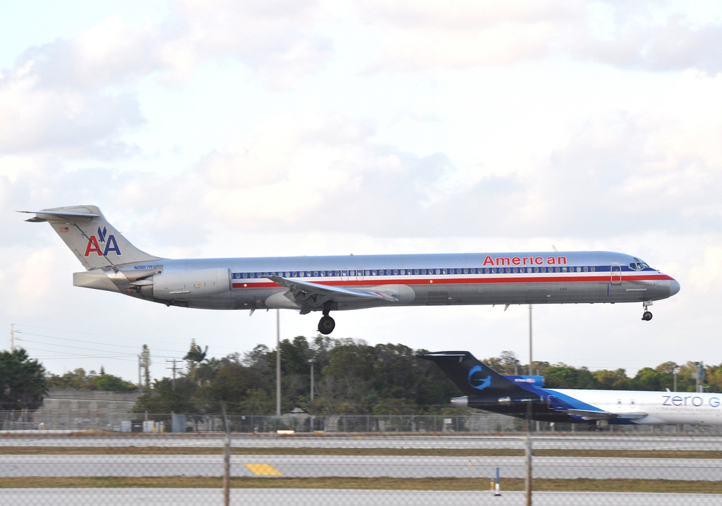 Photo of American Airlines N9617R, McDonnell Douglas MD-83