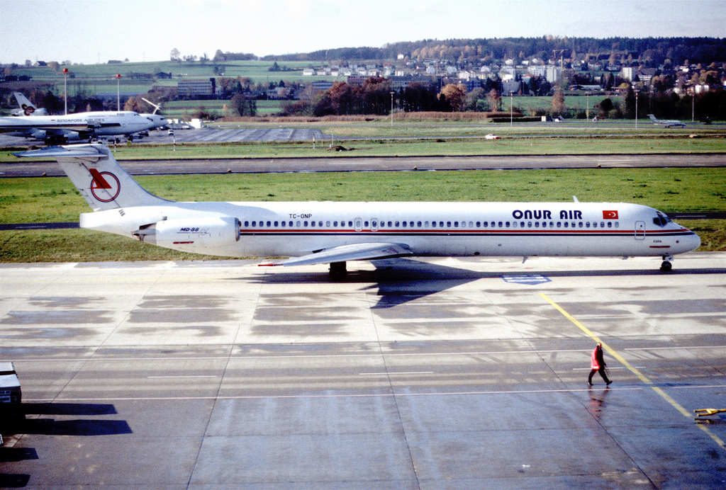 Photo of Taban Air EP-TBB, McDonnell Douglas MD-88