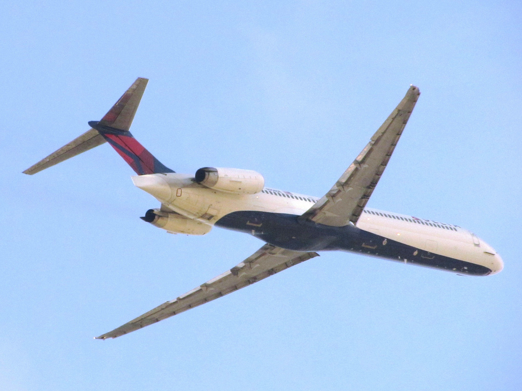 Photo of Delta Airlines N906DE, McDonnell Douglas MD-88