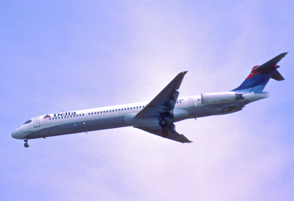 Photo of Delta Airlines N906DL, McDonnell Douglas MD-88