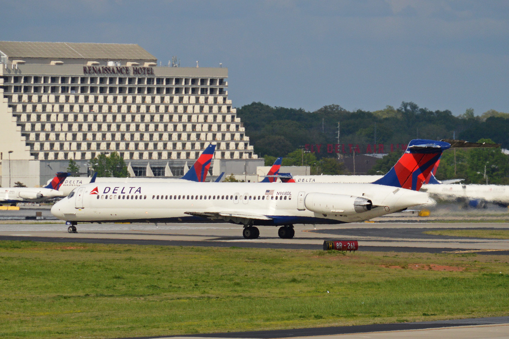 Photo of Delta Airlines N908DL, McDonnell Douglas MD-88