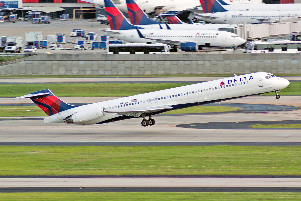 Photo of Delta Airlines N915DL, McDonnell Douglas MD-88