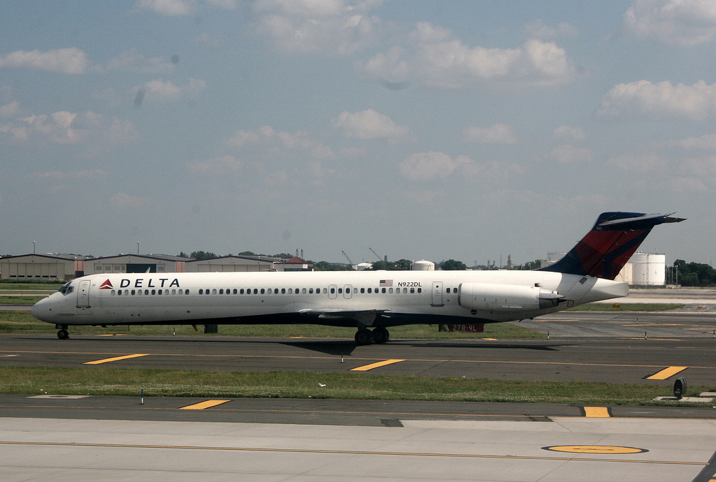 Photo of Delta Airlines N922DL, McDonnell Douglas MD-88