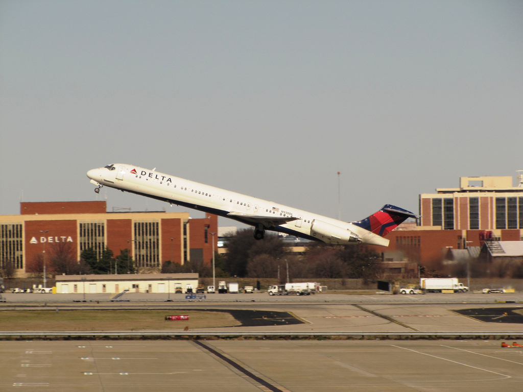Photo of Delta Airlines N938DL, McDonnell Douglas MD-88