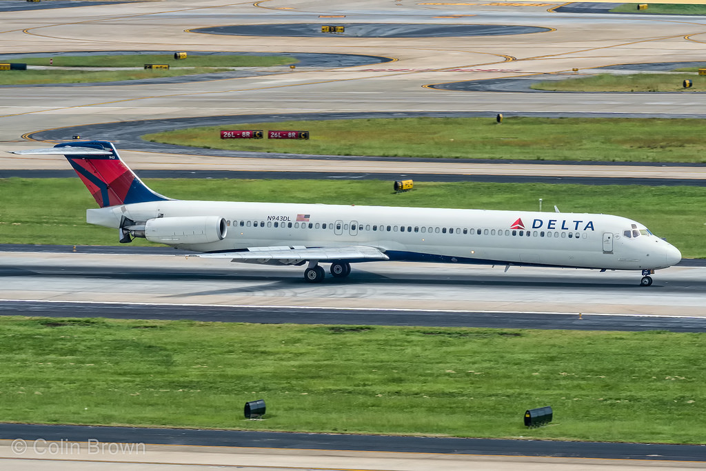 Photo of Delta Airlines N943DL, McDonnell Douglas MD-88