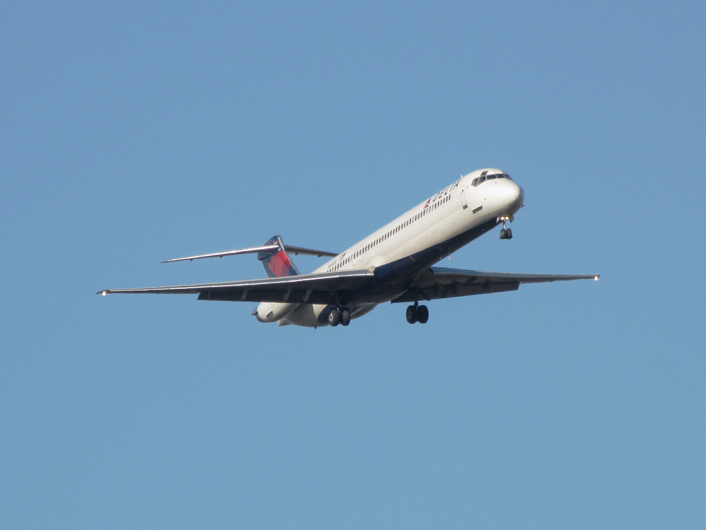 Photo of Delta Airlines N955DL, McDonnell Douglas MD-88