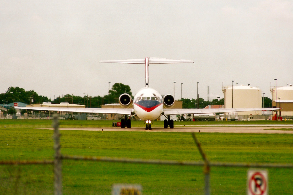 Photo of Delta Airlines N957DL, McDonnell Douglas MD-88
