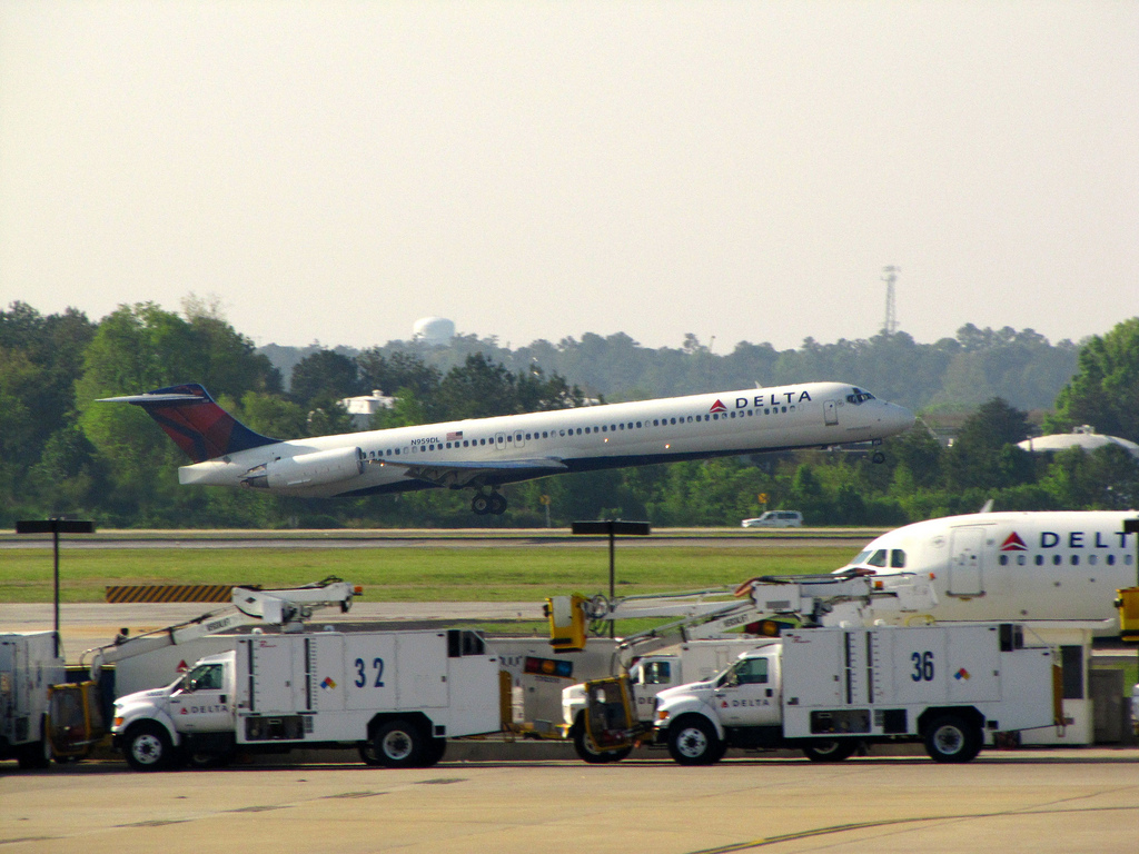 Photo of Delta Airlines N959DL, McDonnell Douglas MD-88