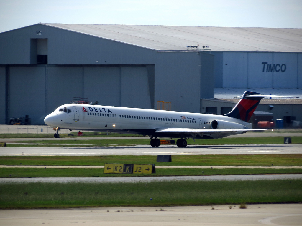 Photo of Delta Airlines N965DL, McDonnell Douglas MD-88