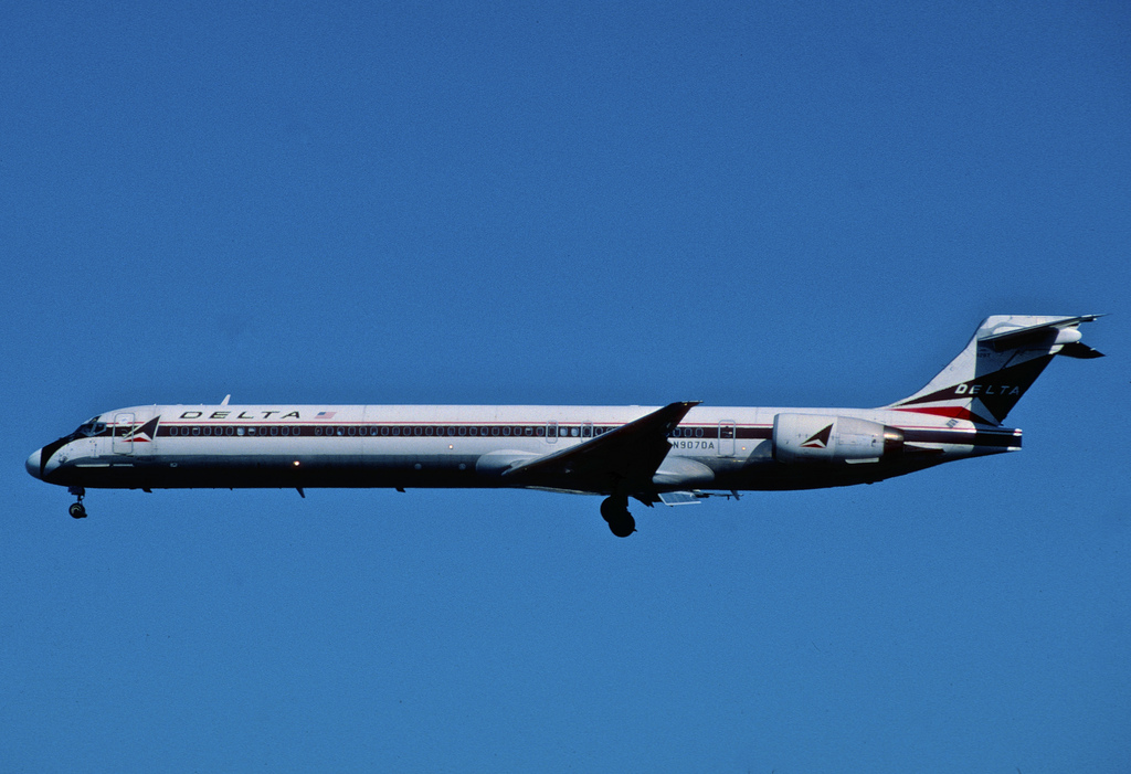 Photo of Delta Airlines N907DA, McDonnell Douglas MD-90