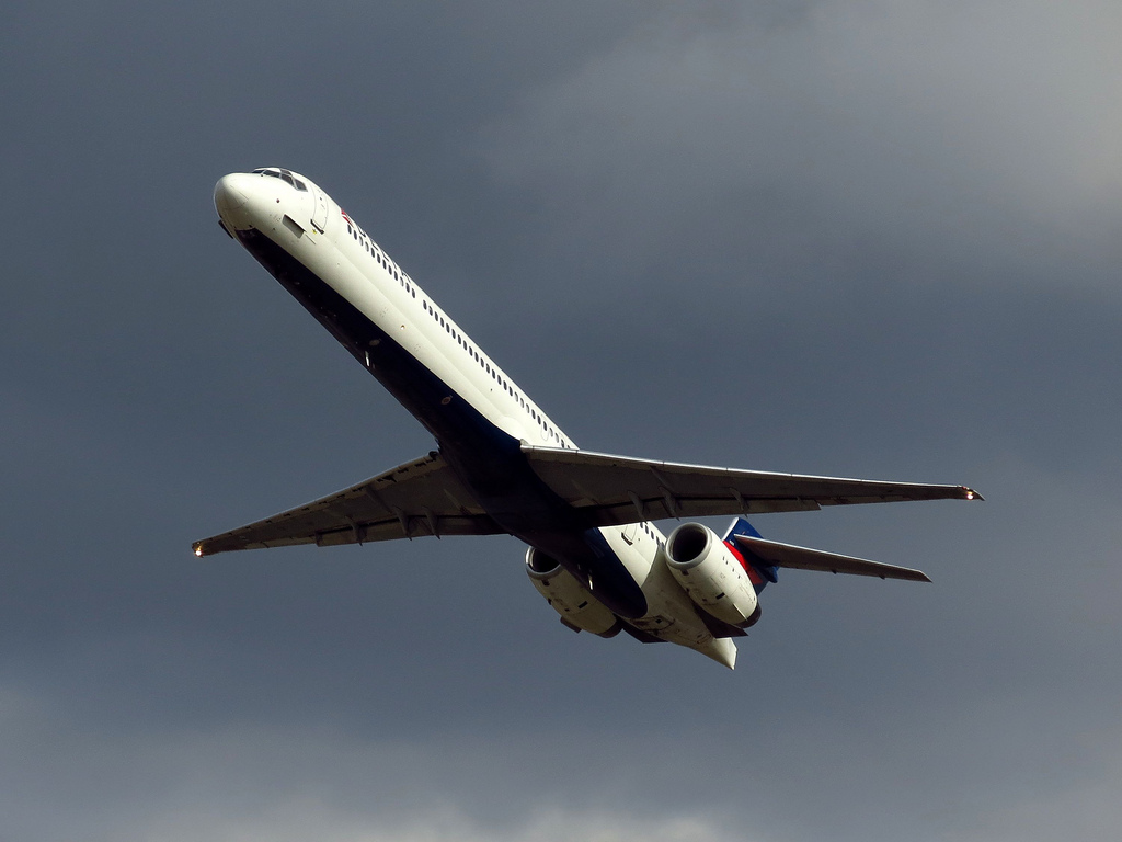 Photo of Delta Airlines N913DN, McDonnell Douglas MD-90