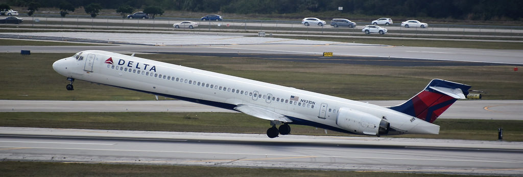 Photo of Delta Airlines N931DN, McDonnell Douglas MD-90