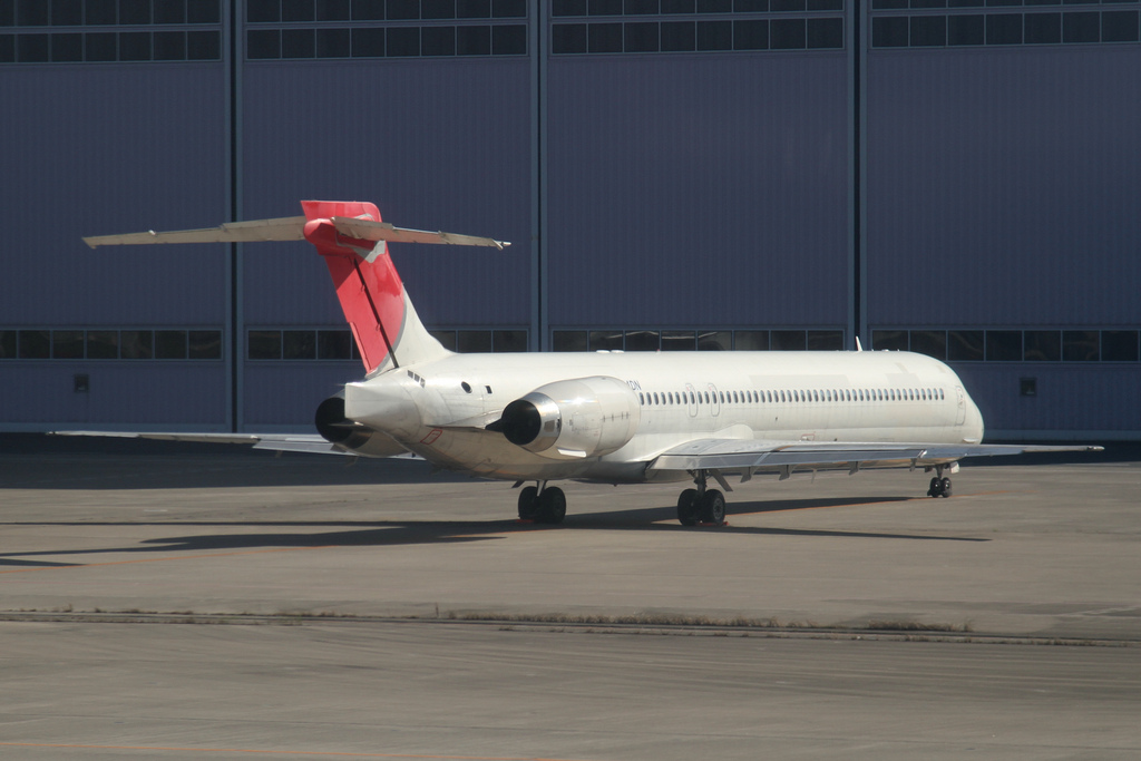 Photo of Delta Airlines N944DN, McDonnell Douglas MD-90
