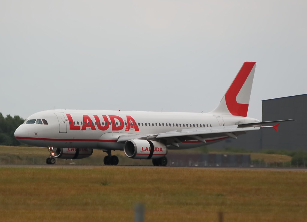 Photo of HiFly Malta 9H-LOB, Airbus A320