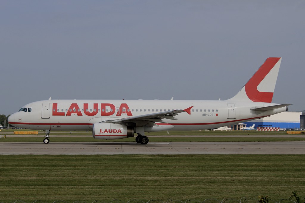Photo of HiFly Malta 9H-LOB, Airbus A320