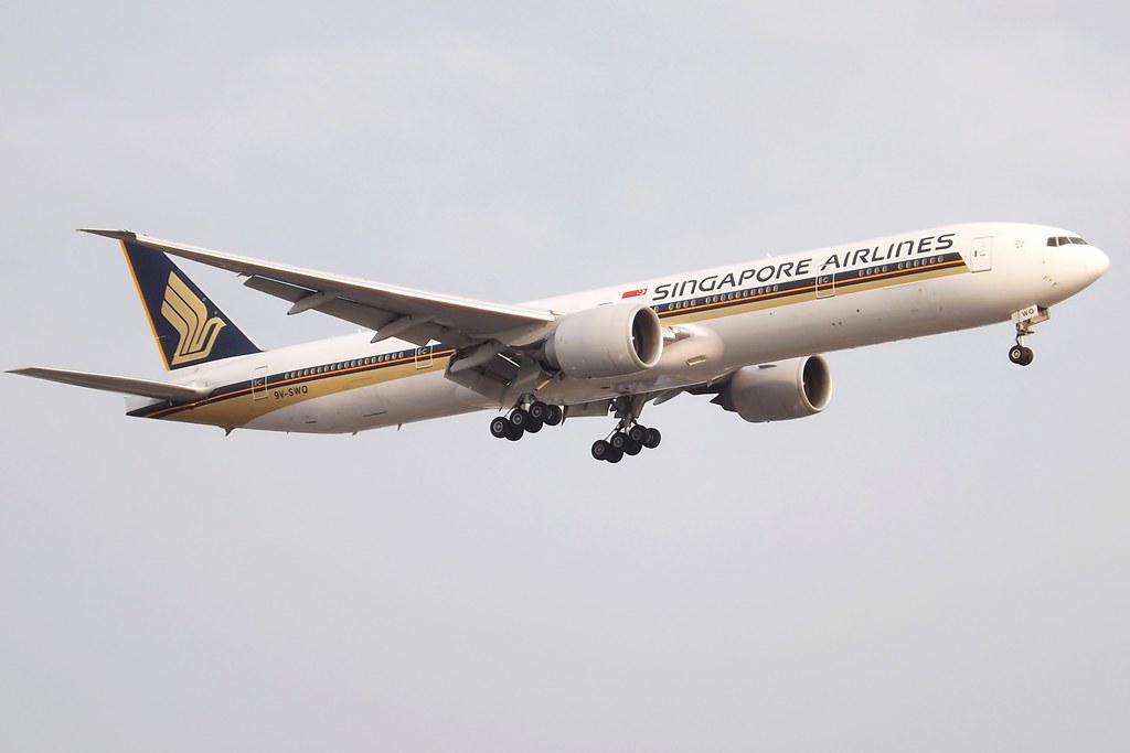 Photo of Singapore Airlines 9V-SWQ, Boeing 777-300