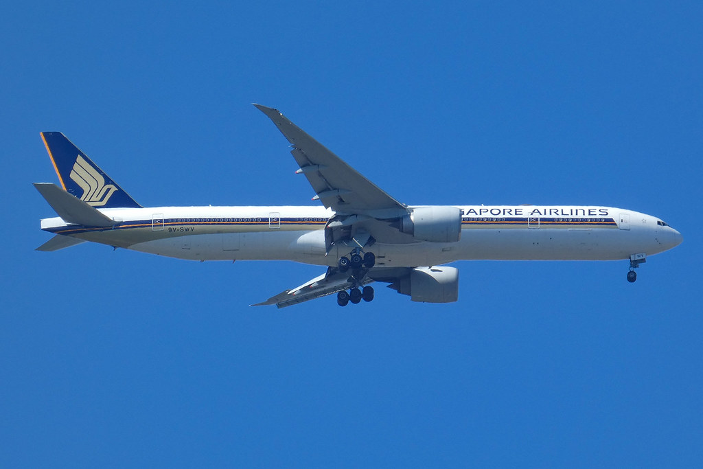 Photo of Singapore Airlines 9V-SWV, Boeing 777-300