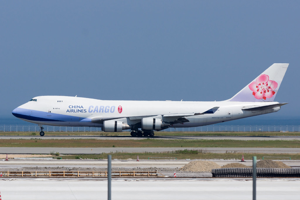 Photo of China Airlines B-18715, Boeing 747-400