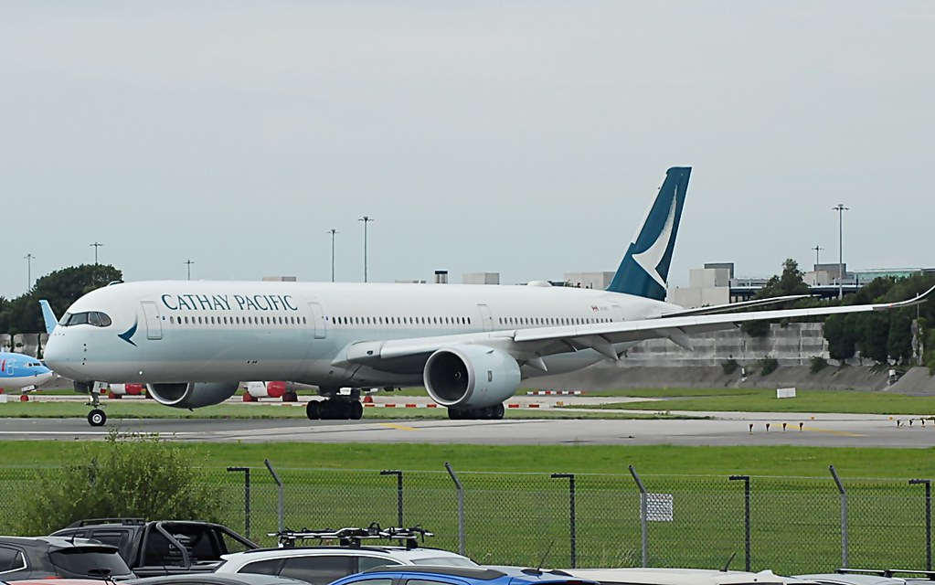 Photo of Cathay Pacific B-LXI