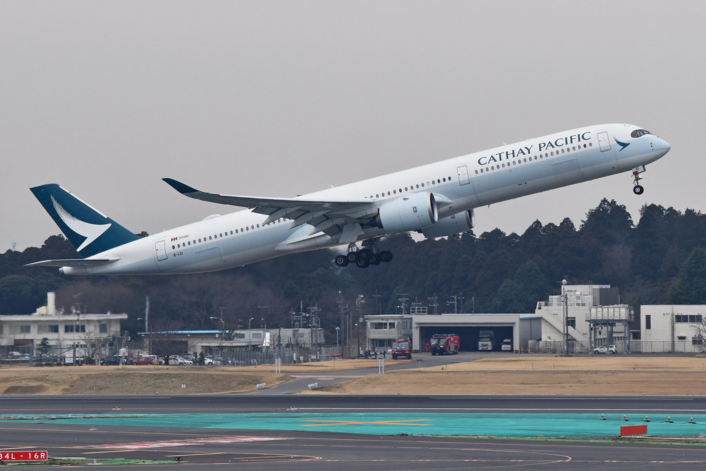 Photo of Cathay Pacific B-LXI