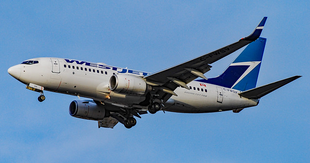 Photo of Photo of Boeing 737-700