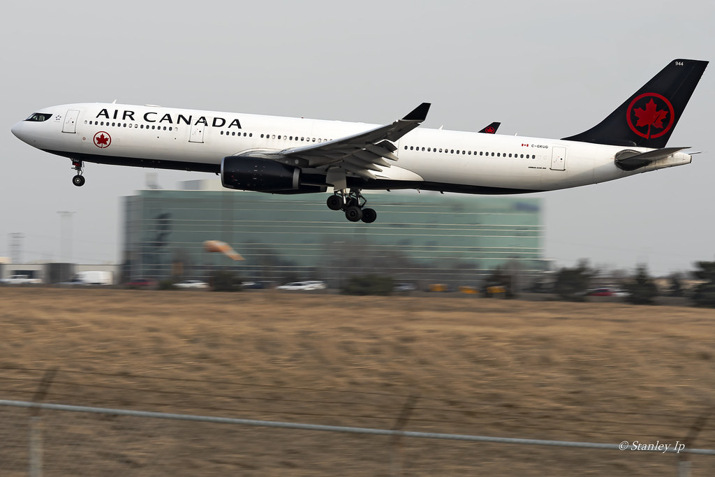 Photo of Air Canada C-GKUG, Airbus A330-300