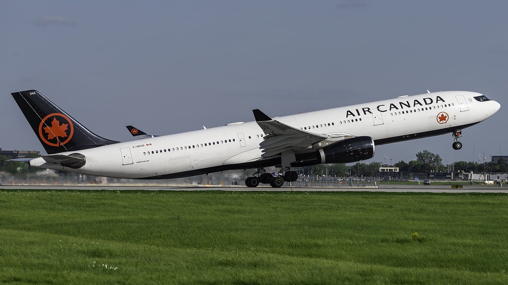 Photo of Air Canada C-GKUG, Airbus A330-300