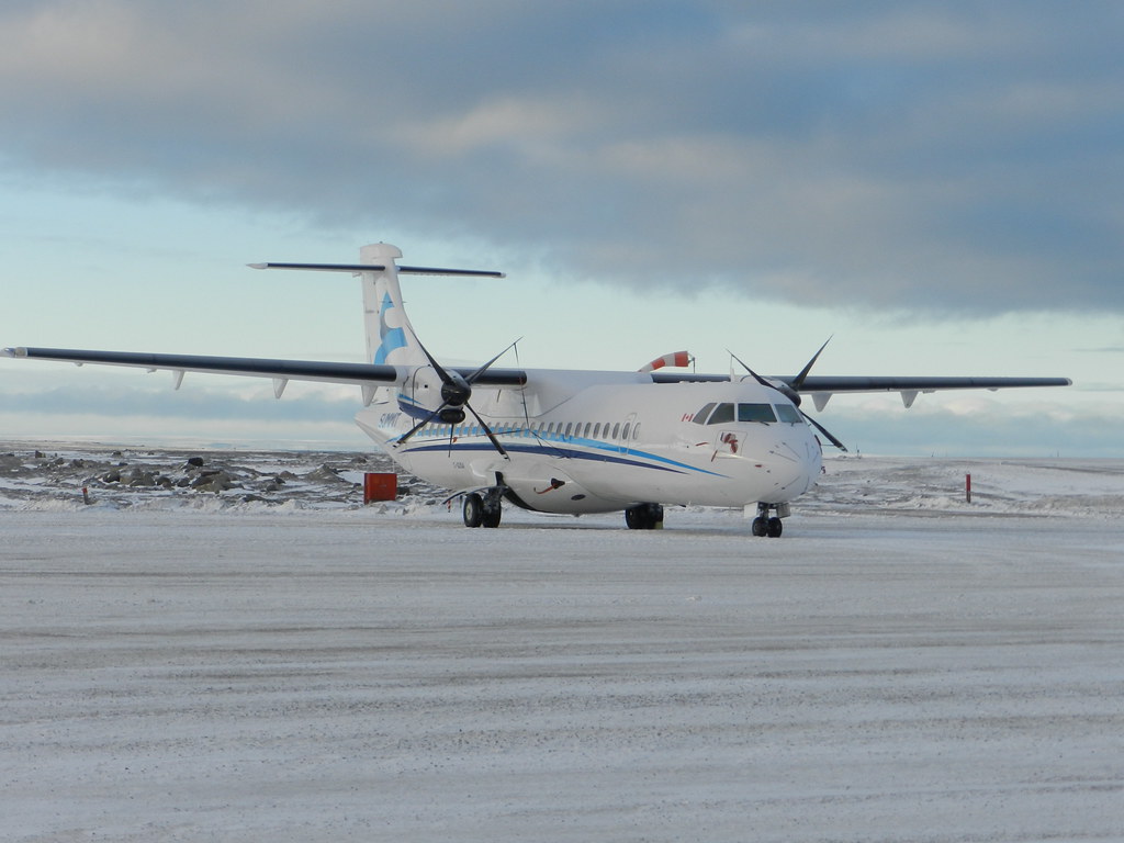Photo of Summit Air C-GUSA, ATR ATR-72-200