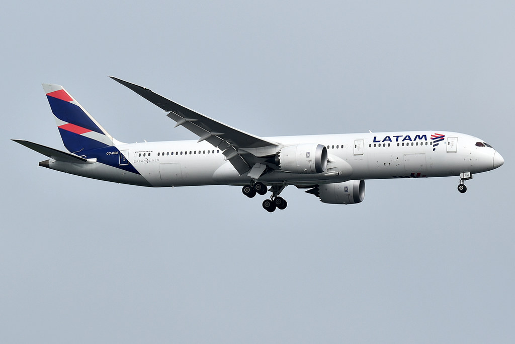 Photo of LATAM Airlines Chile CC-BGE, Boeing 787-9 Dreamliner